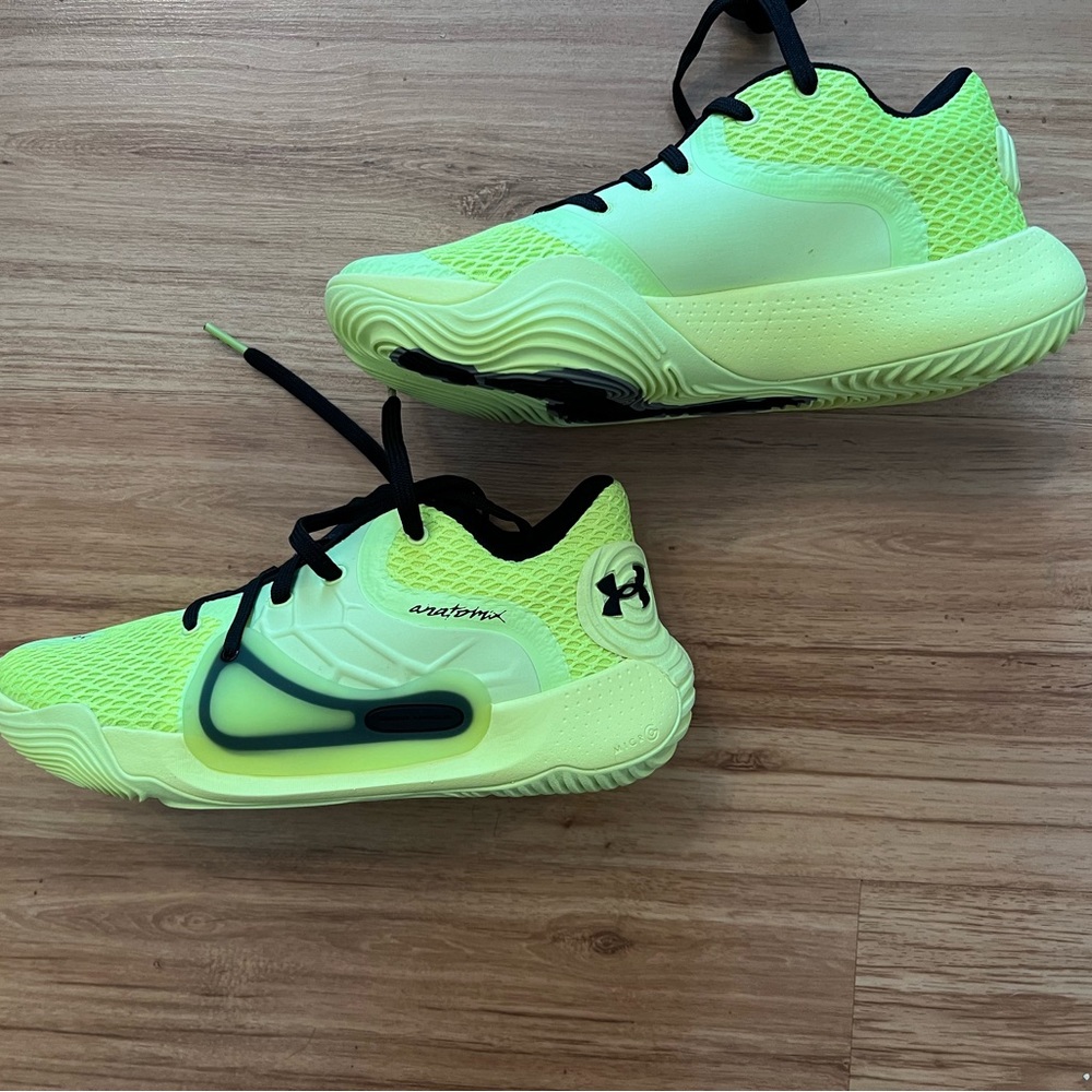 Never Worn! UA Spawn 2 3022626-303